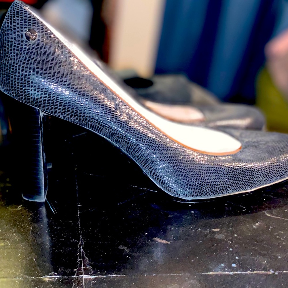 Calvin Klein W10 4” heels NWT